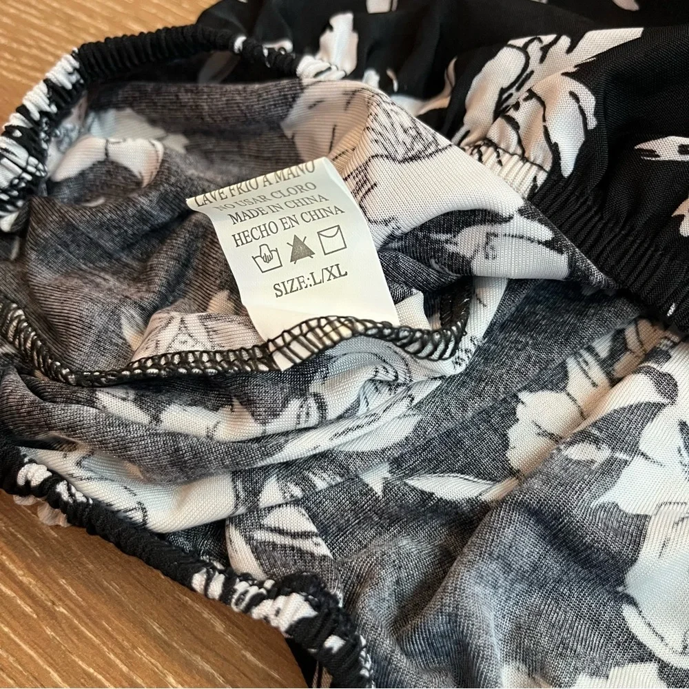 🌸 Women’s Floral Off-Shoulder Top and Shorts Swim Cover Up Set Size M